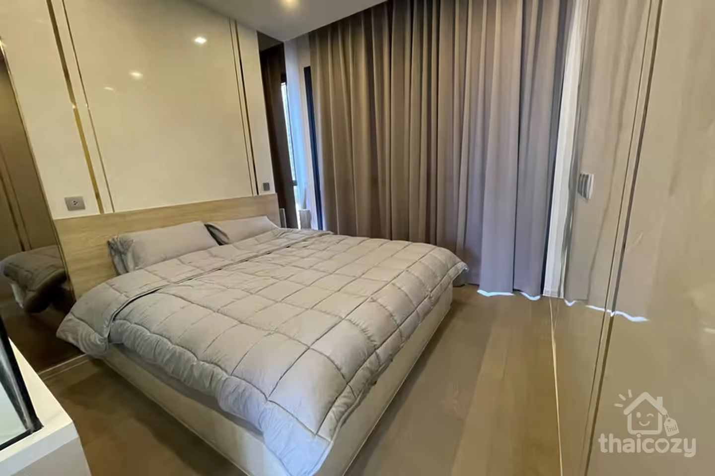 Ashton Asoke Luxury condo near MRT Sukhumvit with a few steps photo 2