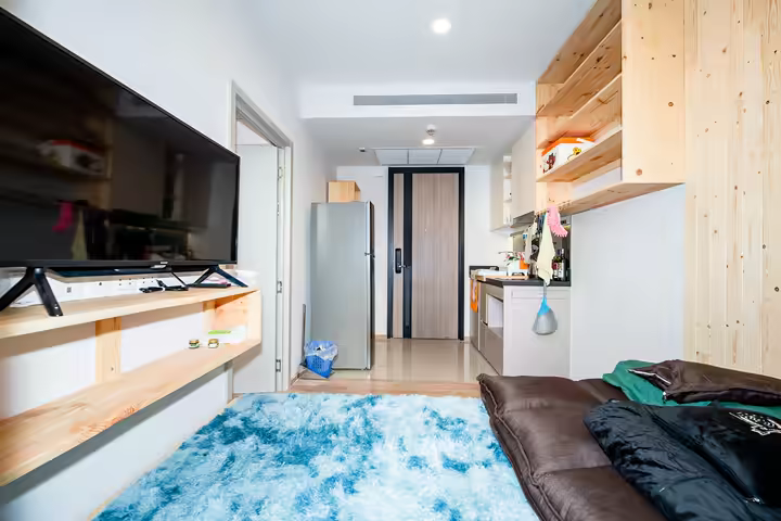 Oka HAUS Condo 1BR 26 sqm in Khlong Toei