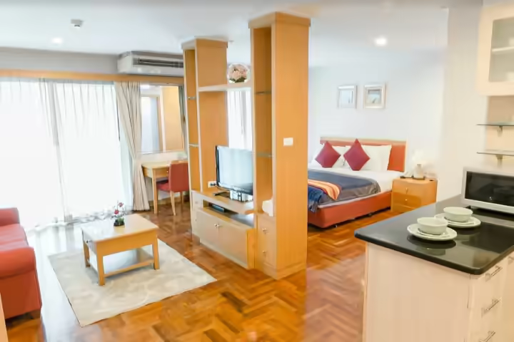 Pet-Friendly Serviced Condo at Chaidee Mansion