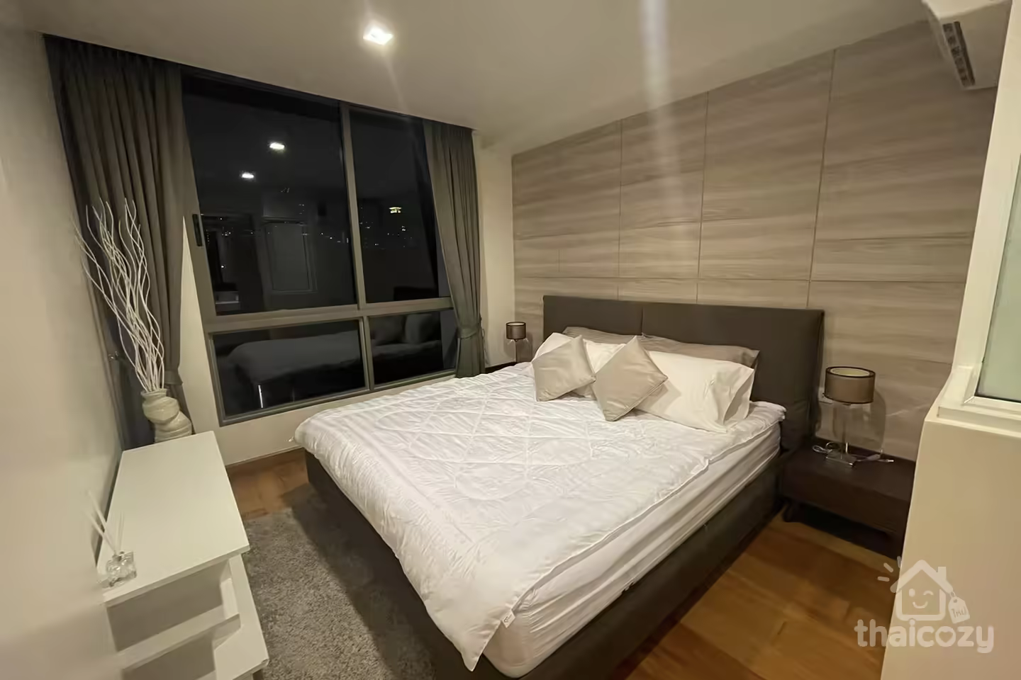 Downtown Forty Nine คอนโดเงียบสงบในพร้อมพงษ์ photo 2