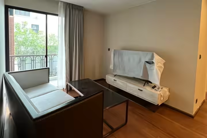 Chidlom Luxury Freehold Condo 77 Sqm