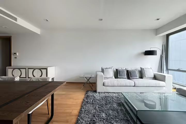 Hyde Sukhumvit 13 Corner Unit Near BTS Nana