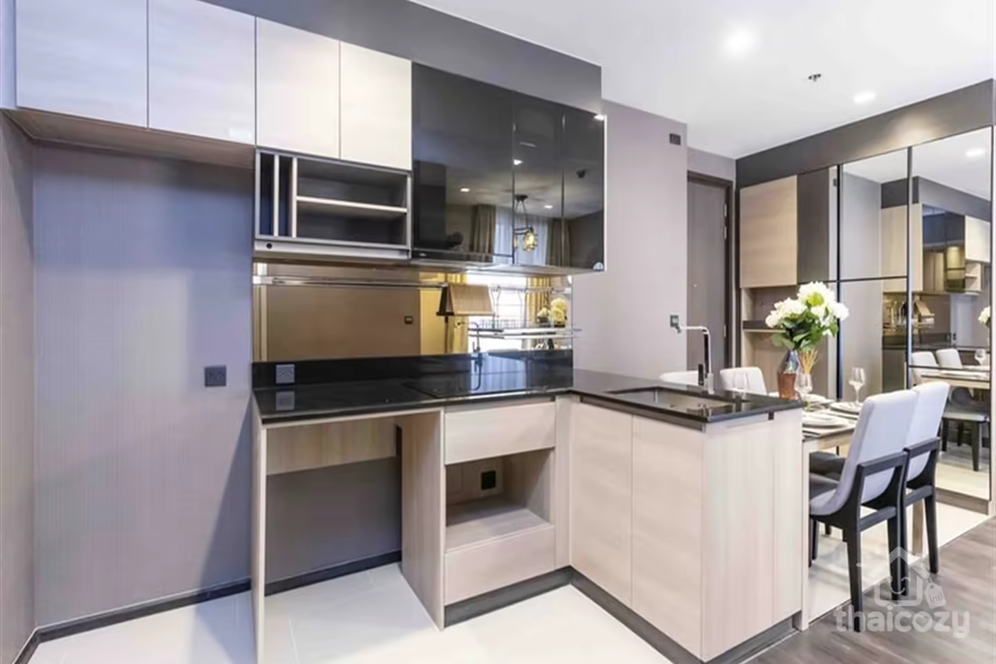 2-Bed Condo with Panoramic City View photo 2