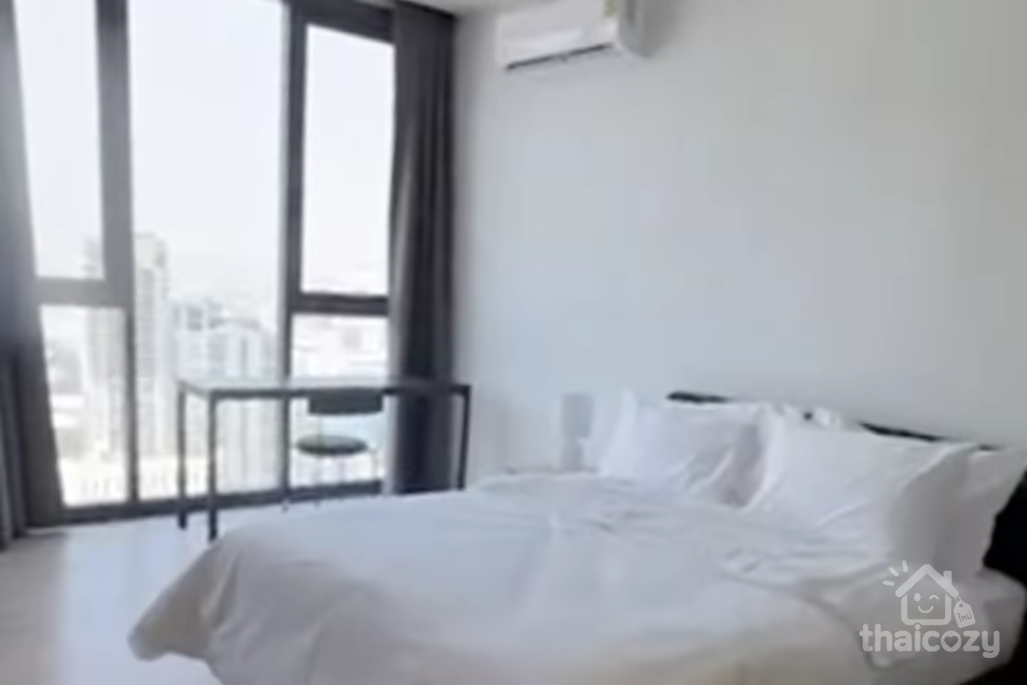 XT Phayathai Condo 41.75 sqm Near BTS photo 1