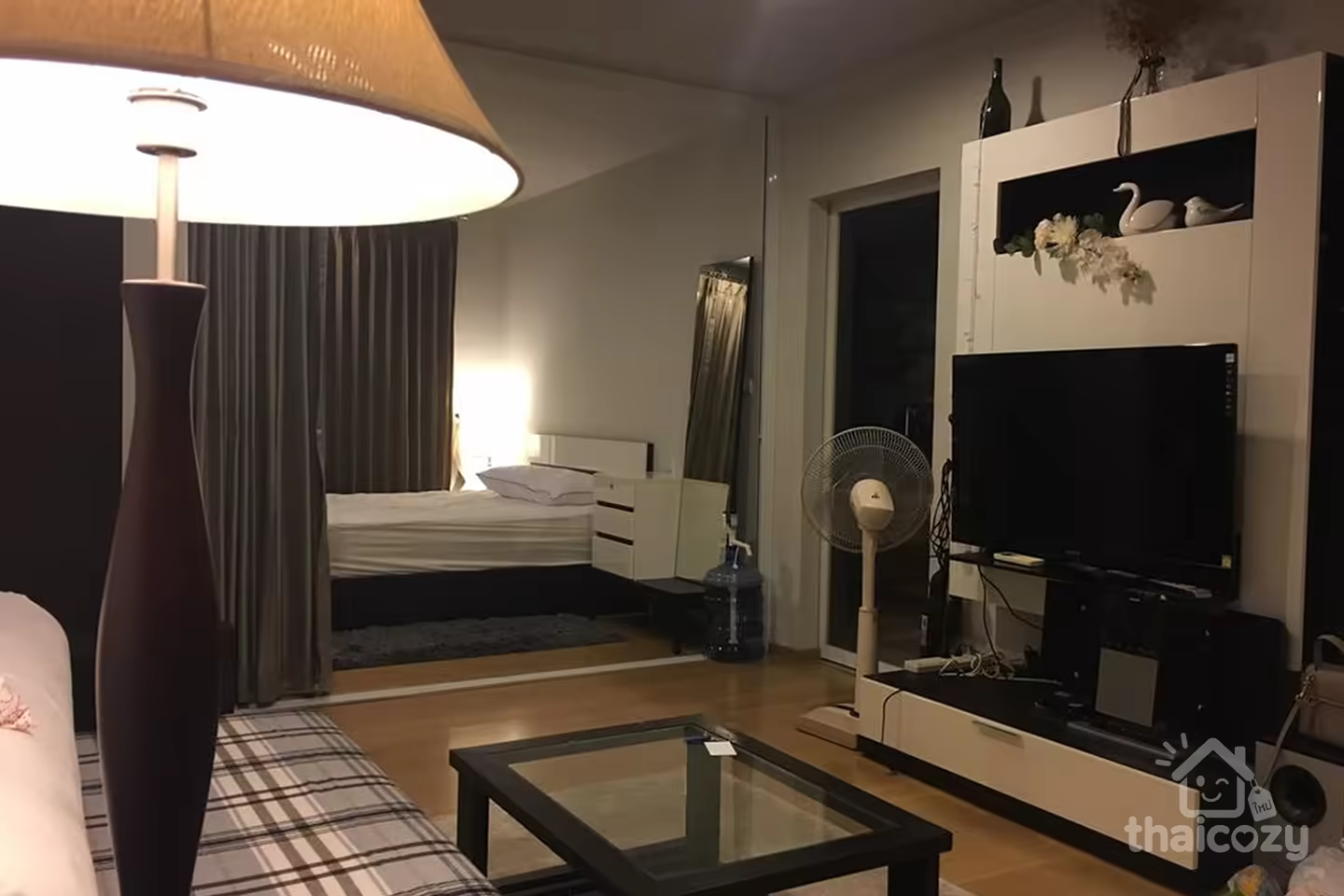 Hive Sukhumvit 65 Condo Near Ekamai BTS photo 2