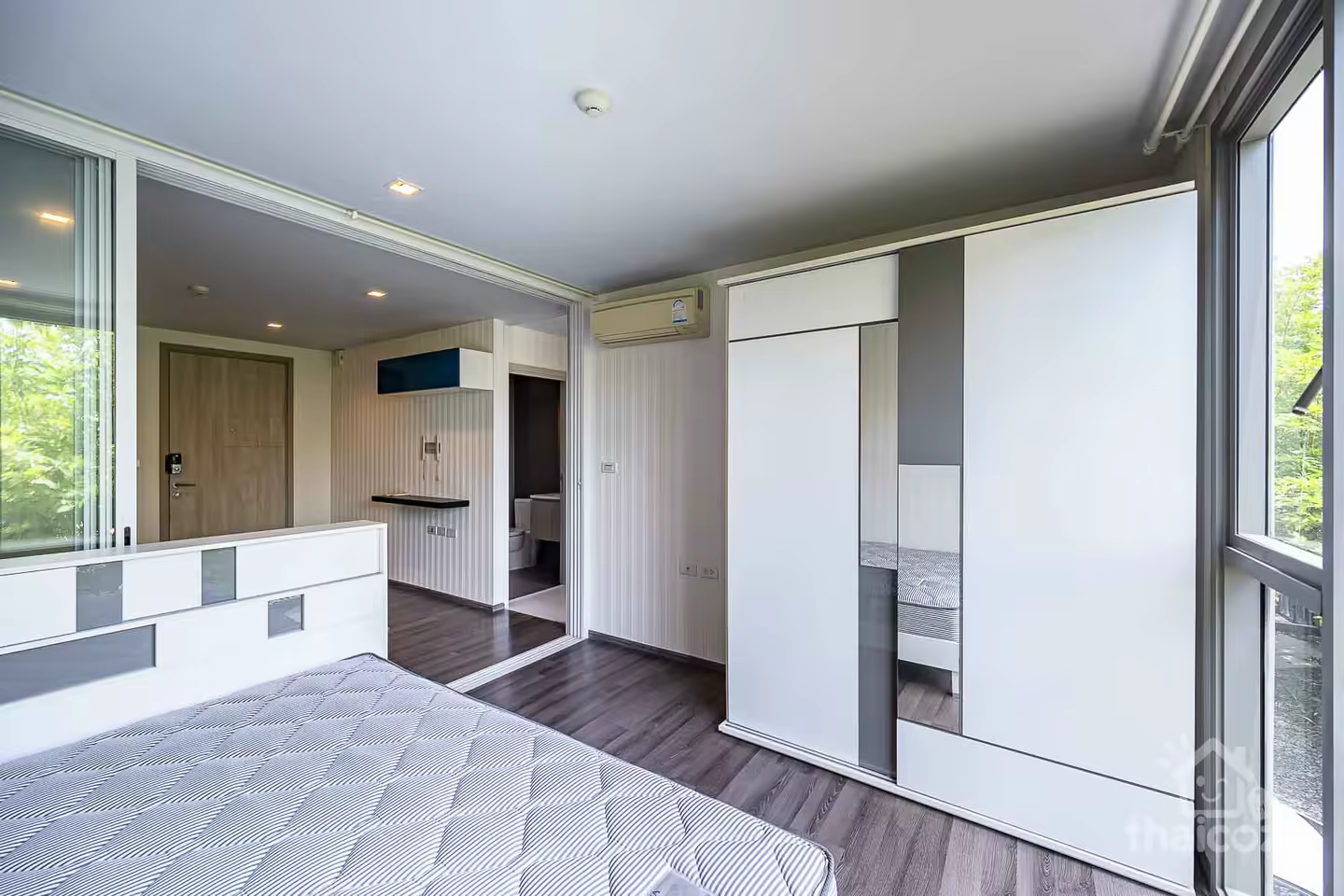 SARI by Sansiri is conveniently located on Sukhumvit 64 photo 2