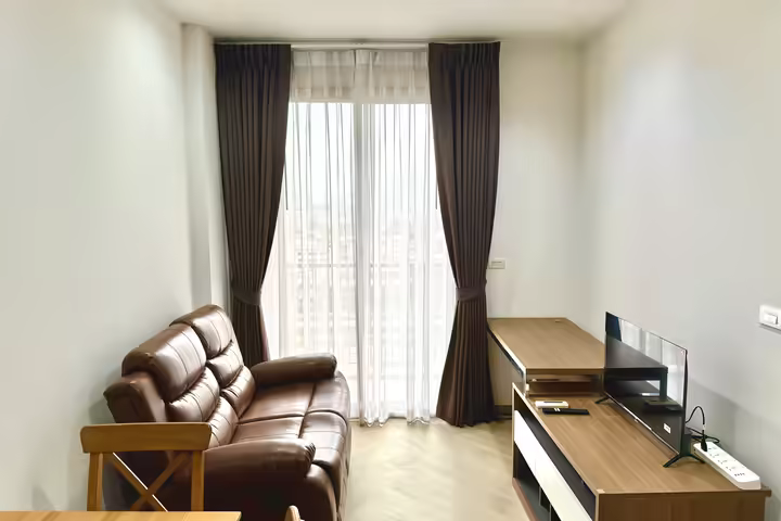 NYE by Sansiri River view condo near BTS Wongwienyai