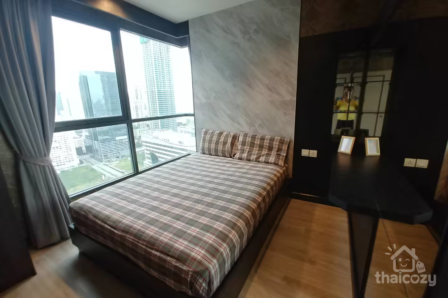 Condo near MRT Rama9, shops, restaurants photo 2