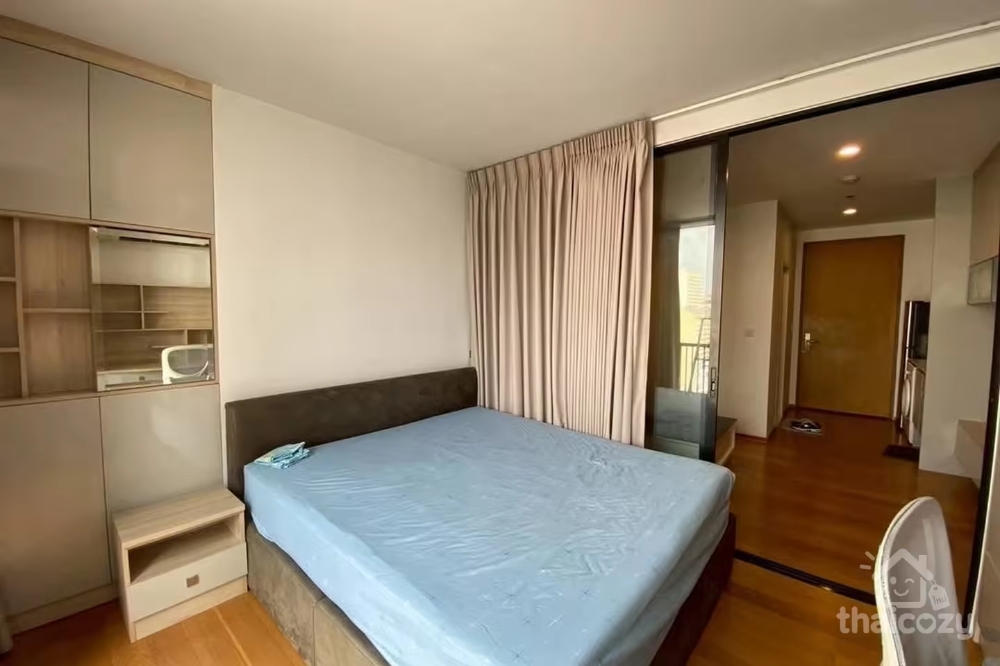 Noble Revo Silom, Condo near BTS Surasak and school photo 2