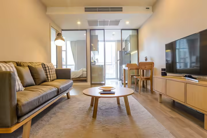 The Room Sathorn, Condo near BTS Surasak, nice pool on top