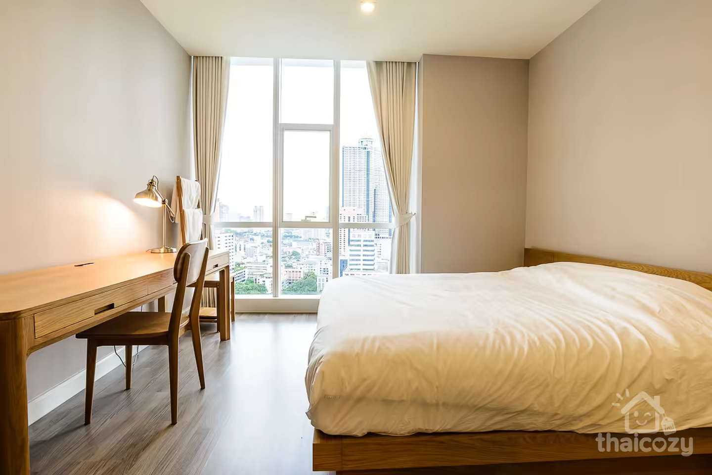The Room Sathorn, Condo near BTS Surasak, nice pool on top photo 2
