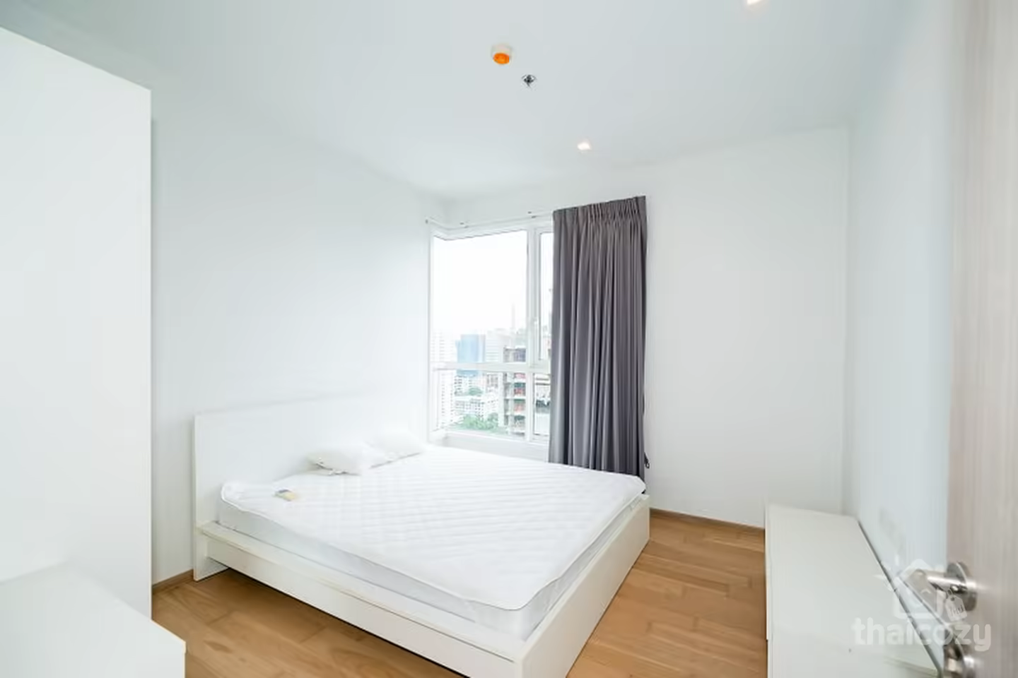 Luxury condominium in the heart of CBD, near BTS Thonglor station photo 2