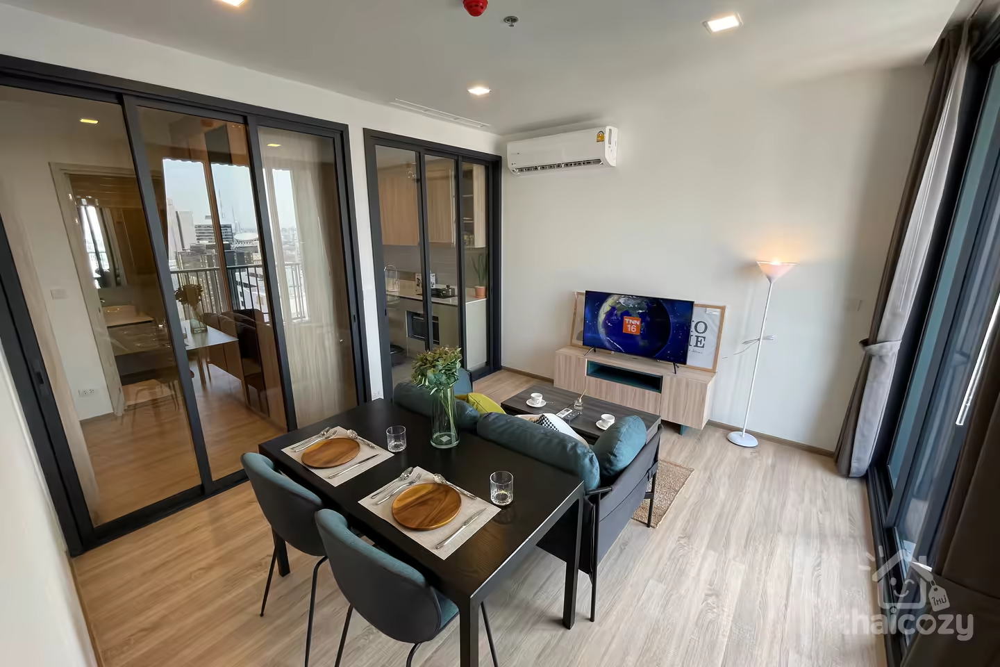 XT PHAYATHAI, New Lifestyle Condominium by Sansiri. Offering full and co-sharing facilities photo 1
