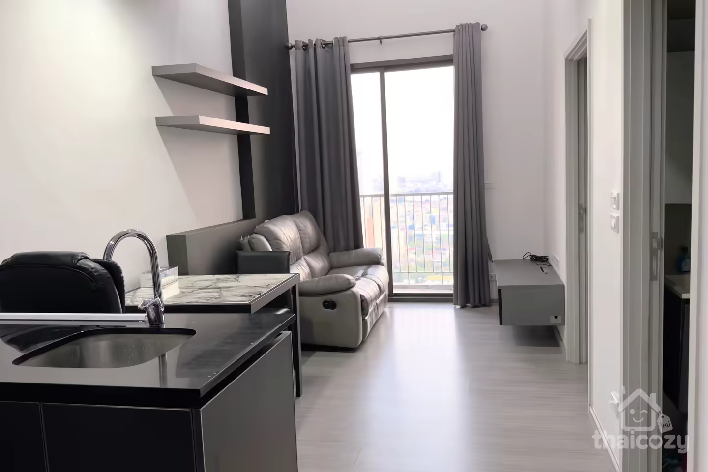 NYE by Sansiri River view condo near BTS Wongwienyai photo 1