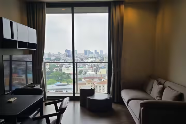Condo with musical pool + rooftop garden