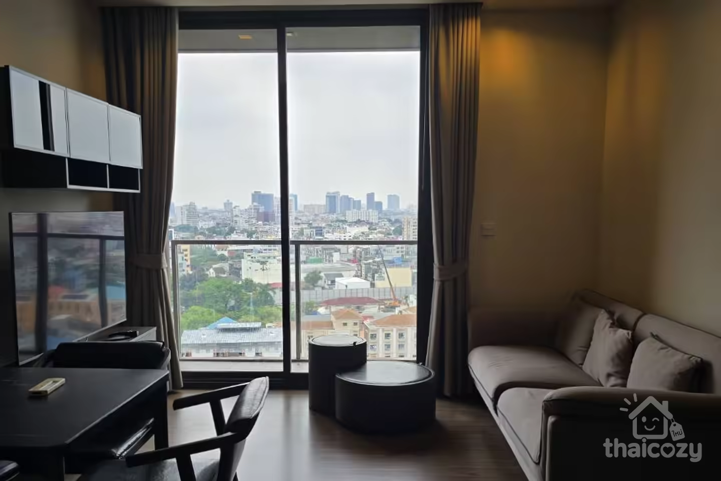 Condo with musical pool + rooftop garden photo 1