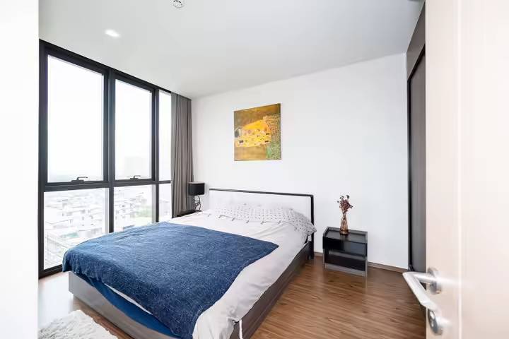 Condo with musical pool + rooftop garden