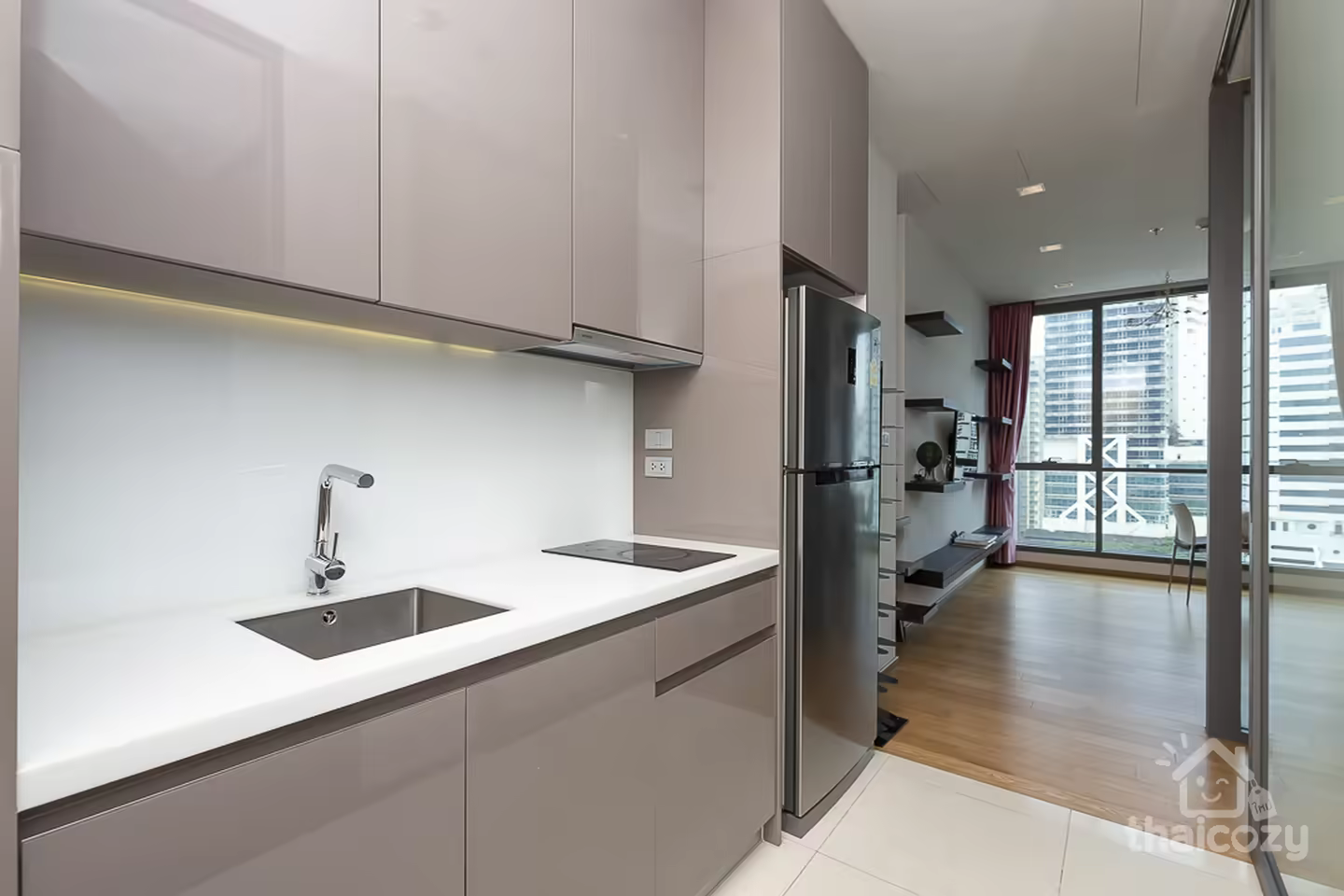 Condo 100 m to BTS Nana near shops photo 2