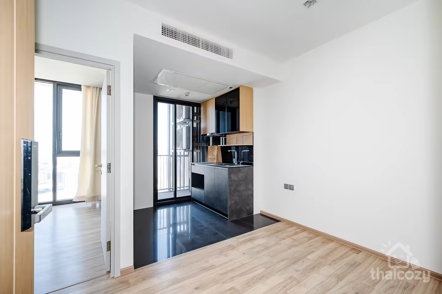 24th Floor Condo with Stunning City View photo 1