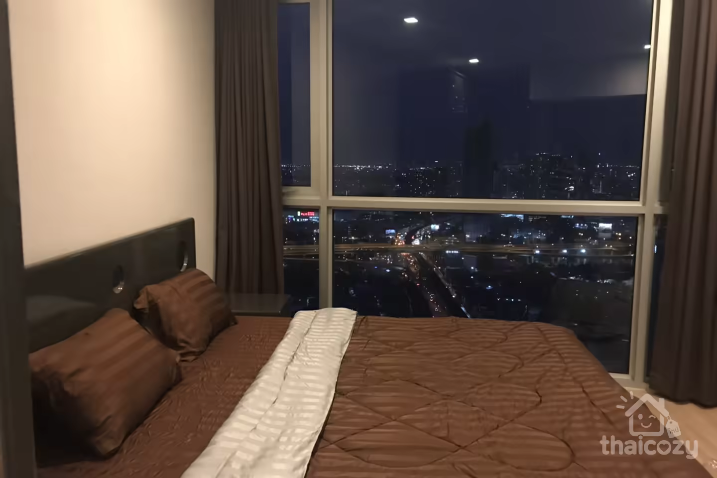 Luxury condo near BTS Phra Kanong, shops photo 2
