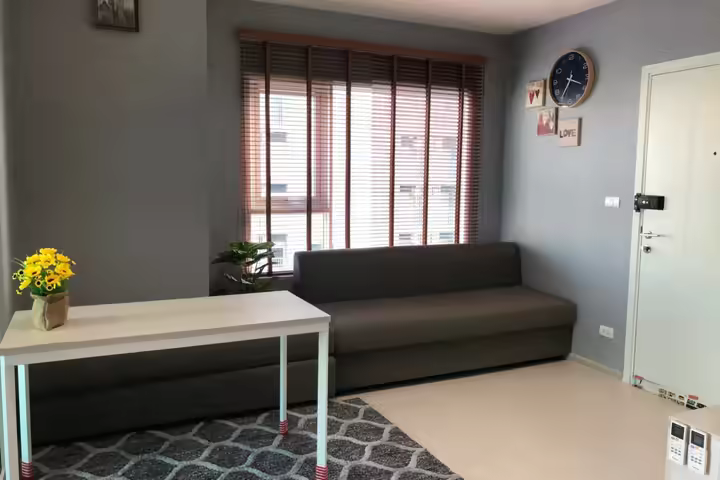 Aspire Erawan, the unit comes with full of furniture and electrical appliances