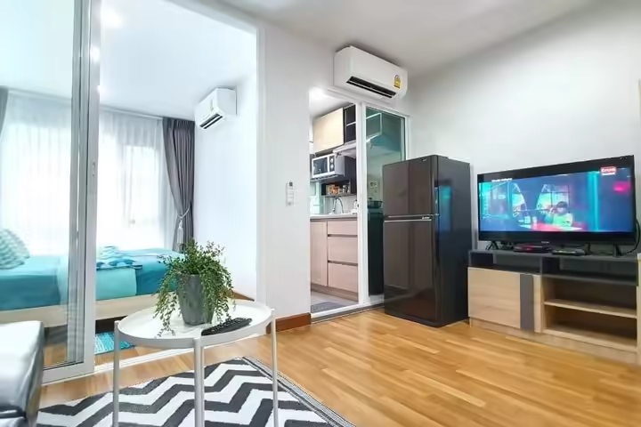 Regent Home Sukhumvit 81, an exceptional building. Ideally situated near BTS Onnut station.