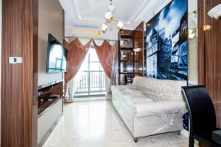 This splendid one bedroom unit decorated in stylish style, features well-presented bedroom.