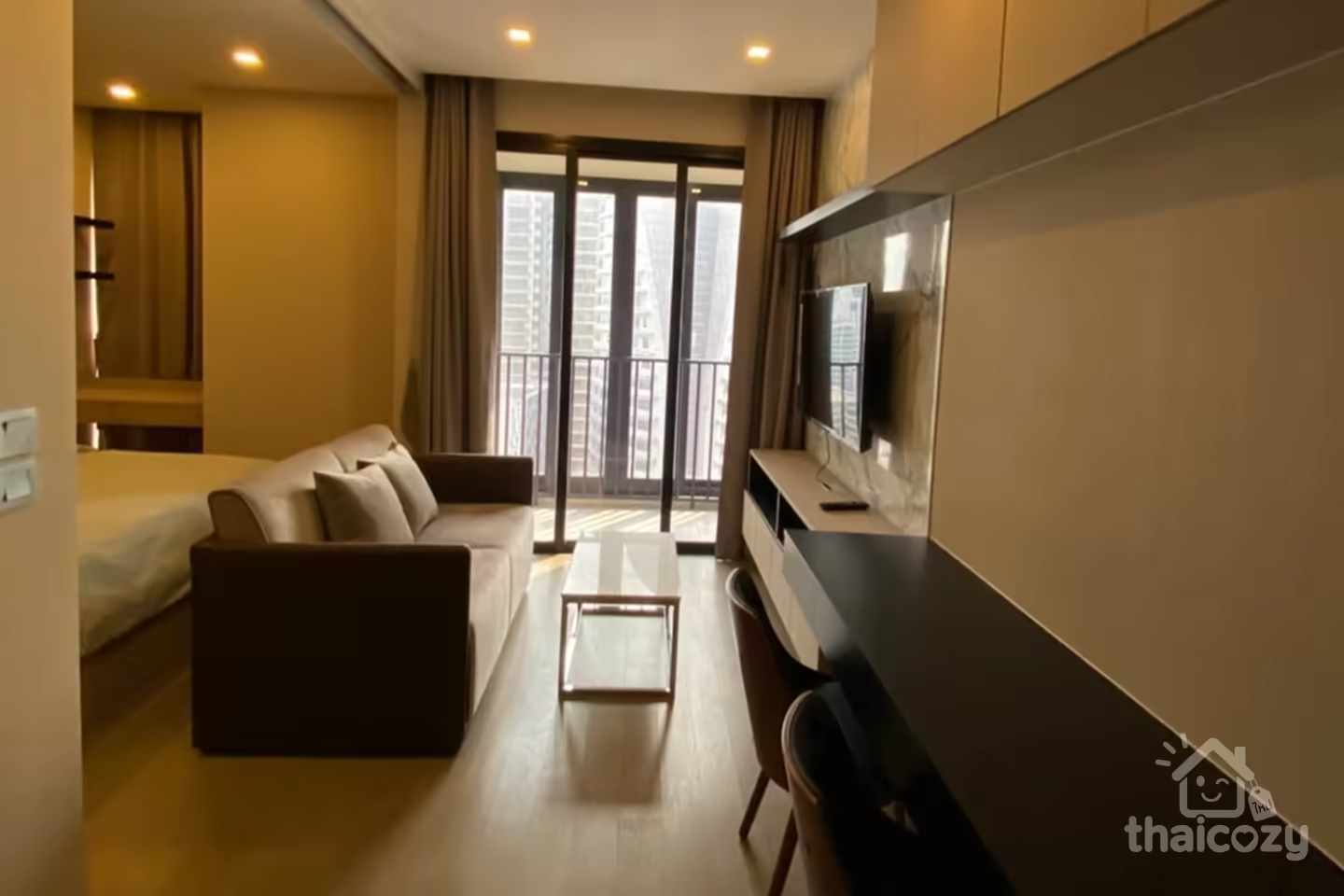 Luxury condo near MRT Sukhumvit with a few steps photo 1