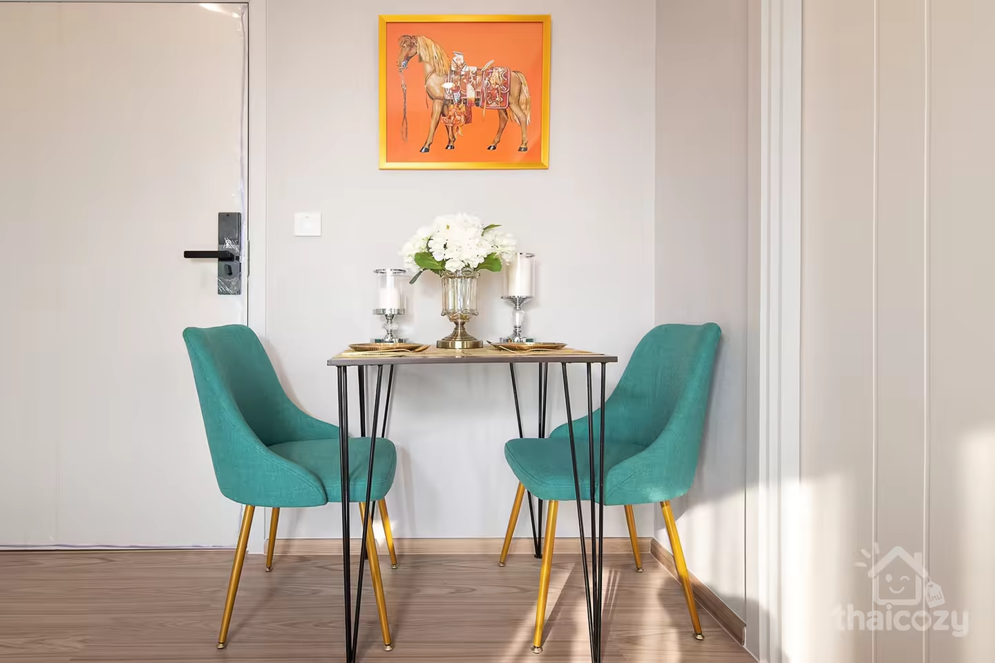 Condo near shops fit all lifestyle photo 2