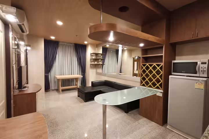 2 Bedroom unit for rent, close to BTS Surasak and Bangkok Christian College