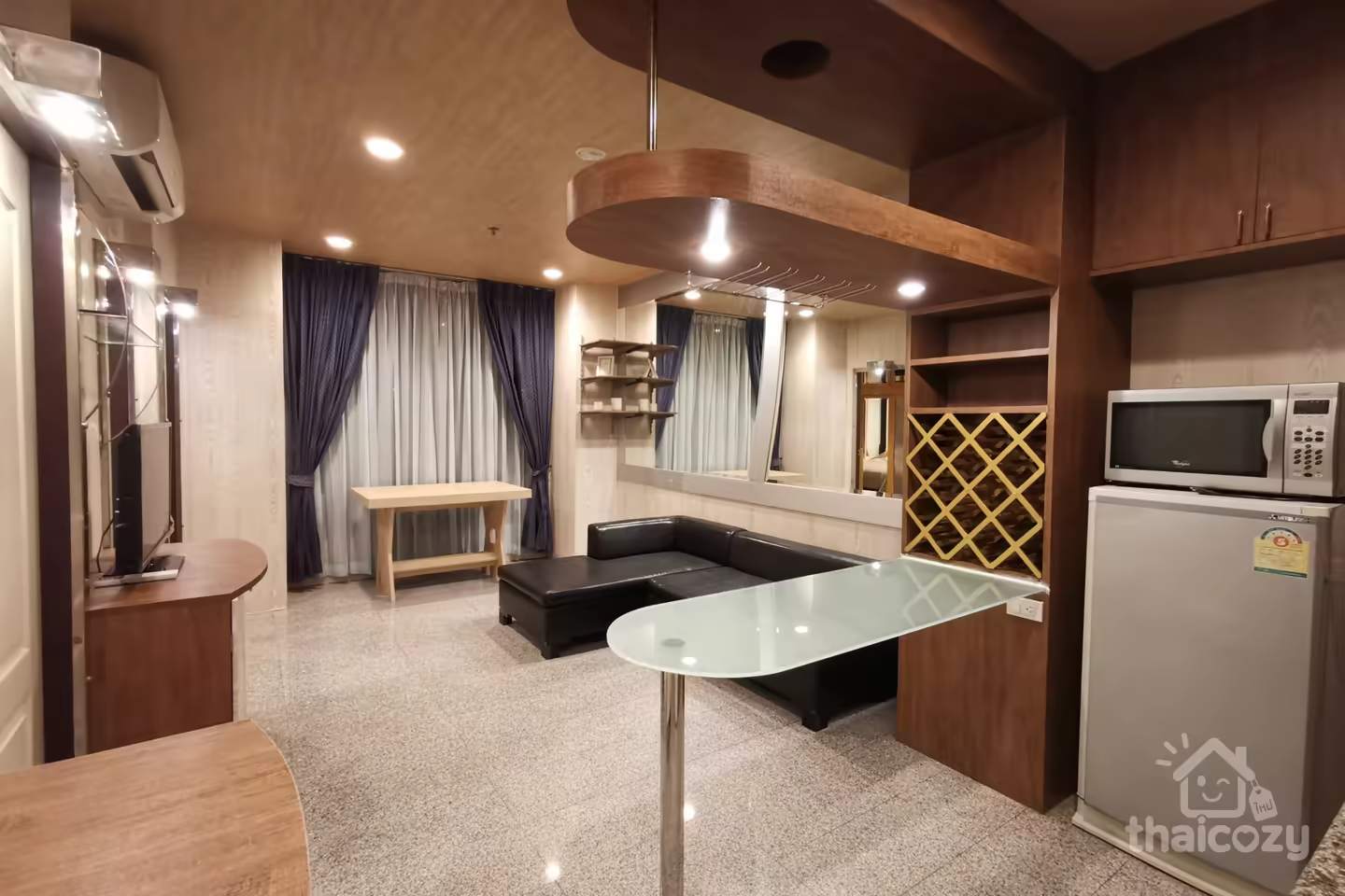 2 Bedroom unit for rent, close to BTS Surasak and Bangkok Christian College photo 1