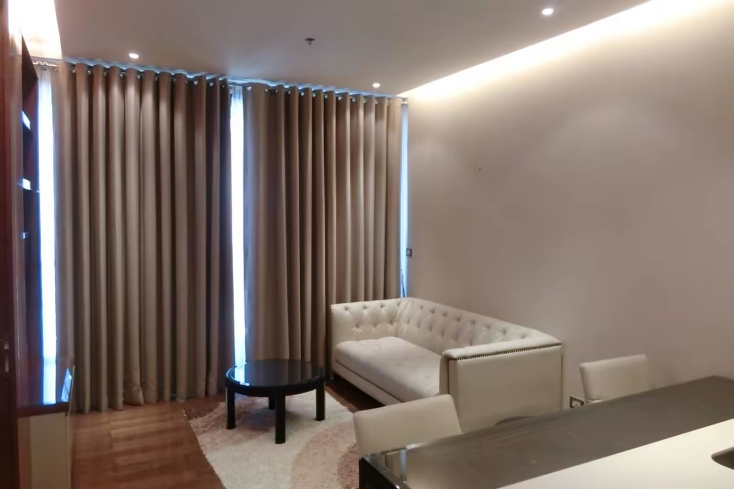 Condo near Emporium, convenient luxury photo 1