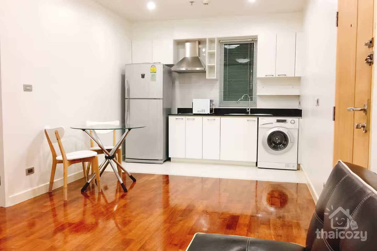 Great location 5 minutes walk from BTS Surasak photo 2