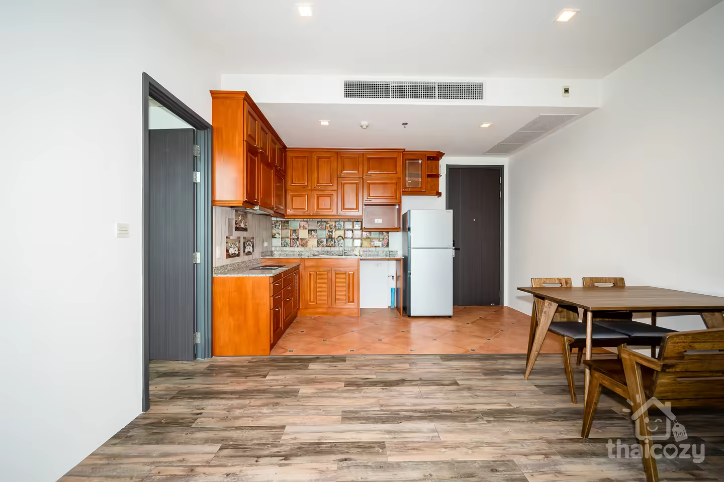 Edge Sukhumvit 23, Easy access condo 5 minutes to BTS/MRT photo 1
