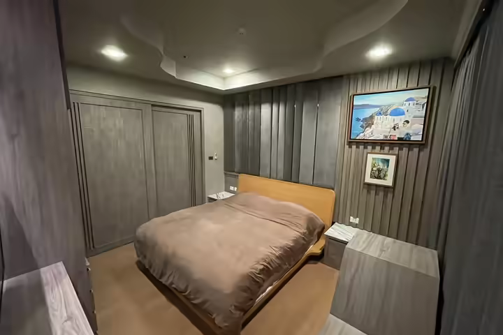 Condo near BTS Phaya Thai and hospital