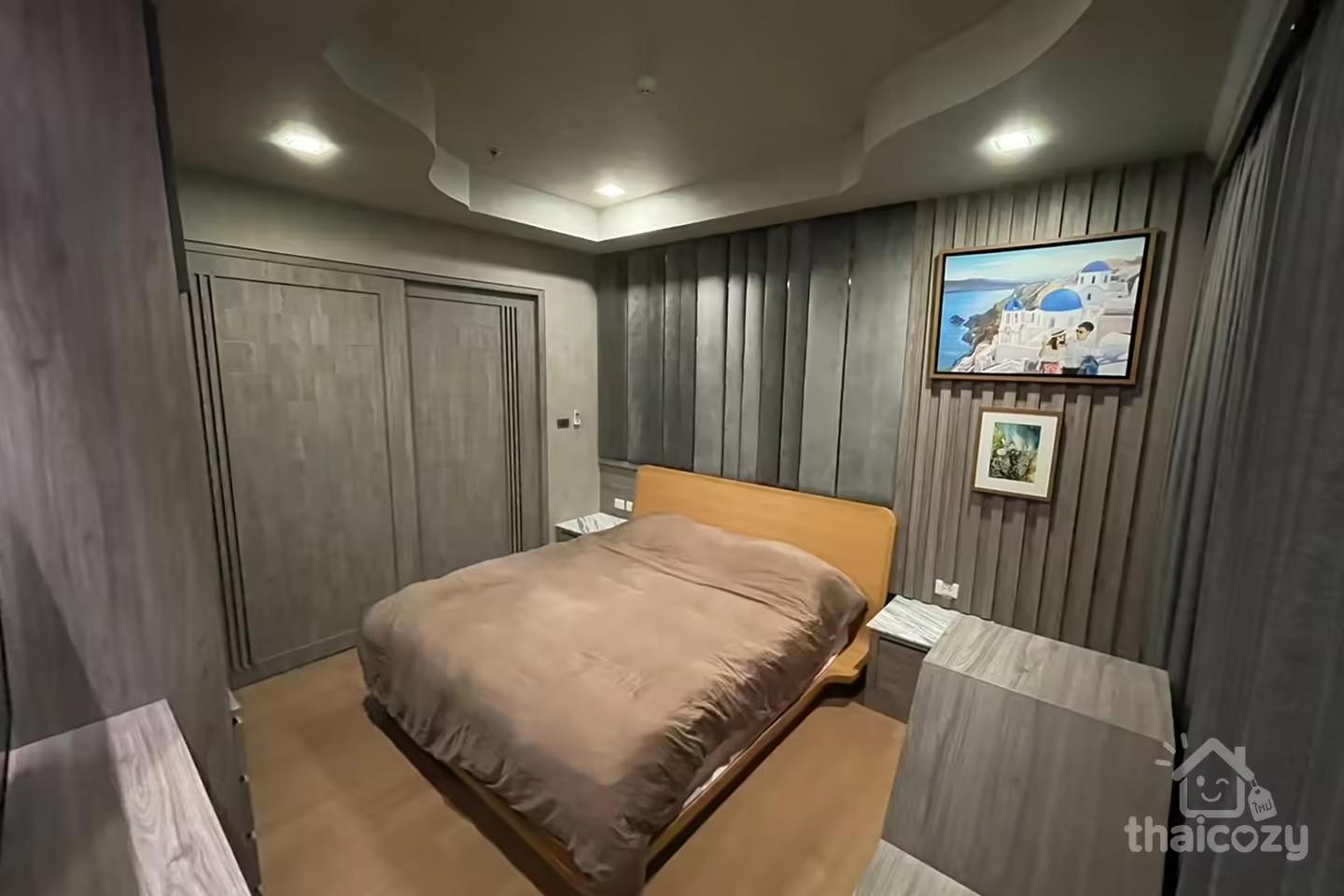 Condo near BTS Phaya Thai and hospital photo 1