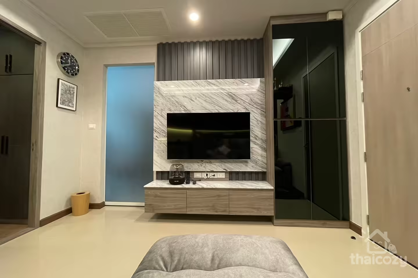Condo near BTS Phaya Thai and hospital photo 2