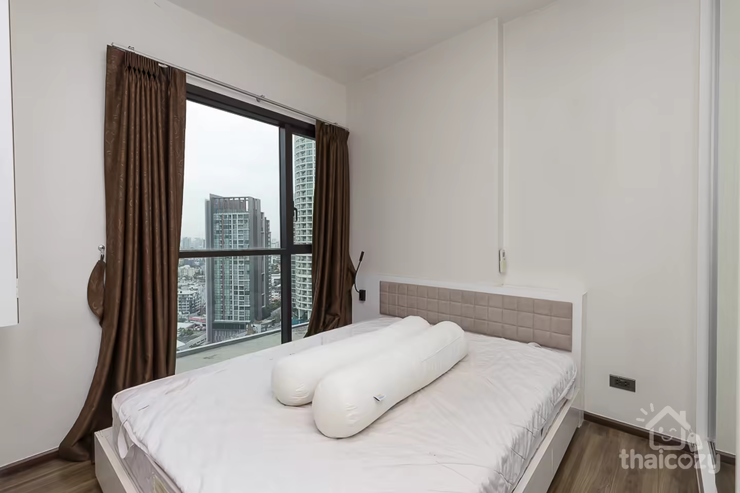 Condo near BTS PhraKhanong full function photo 2