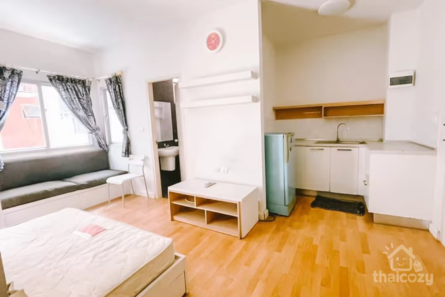 Condo near Pata Pinklao/Lotus Market photo 1