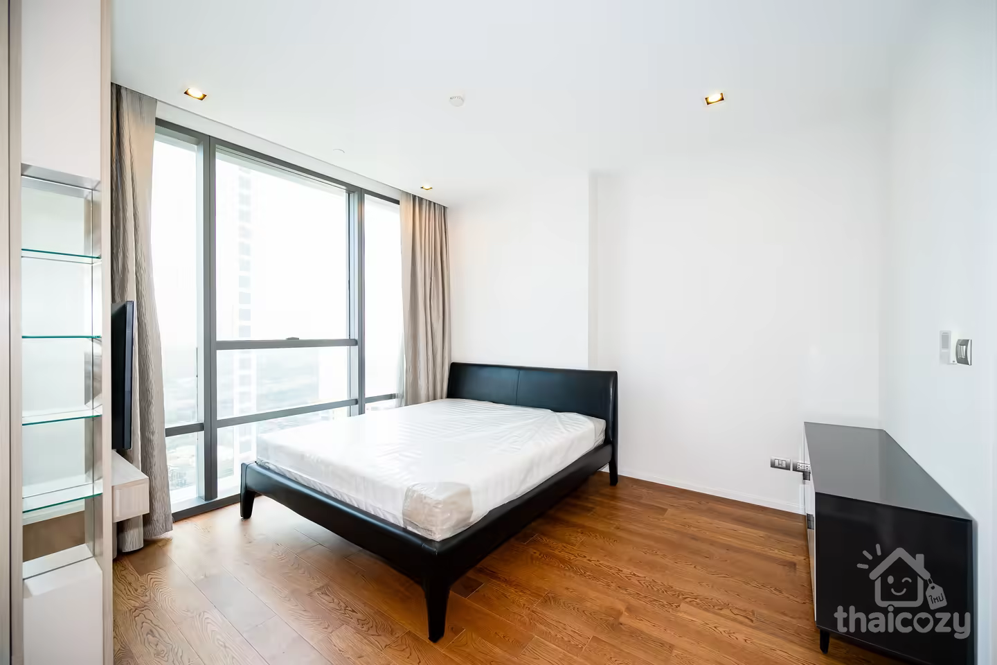 The Bangkok Sathorn, a striking condominium is developed by Land and Houses photo 2