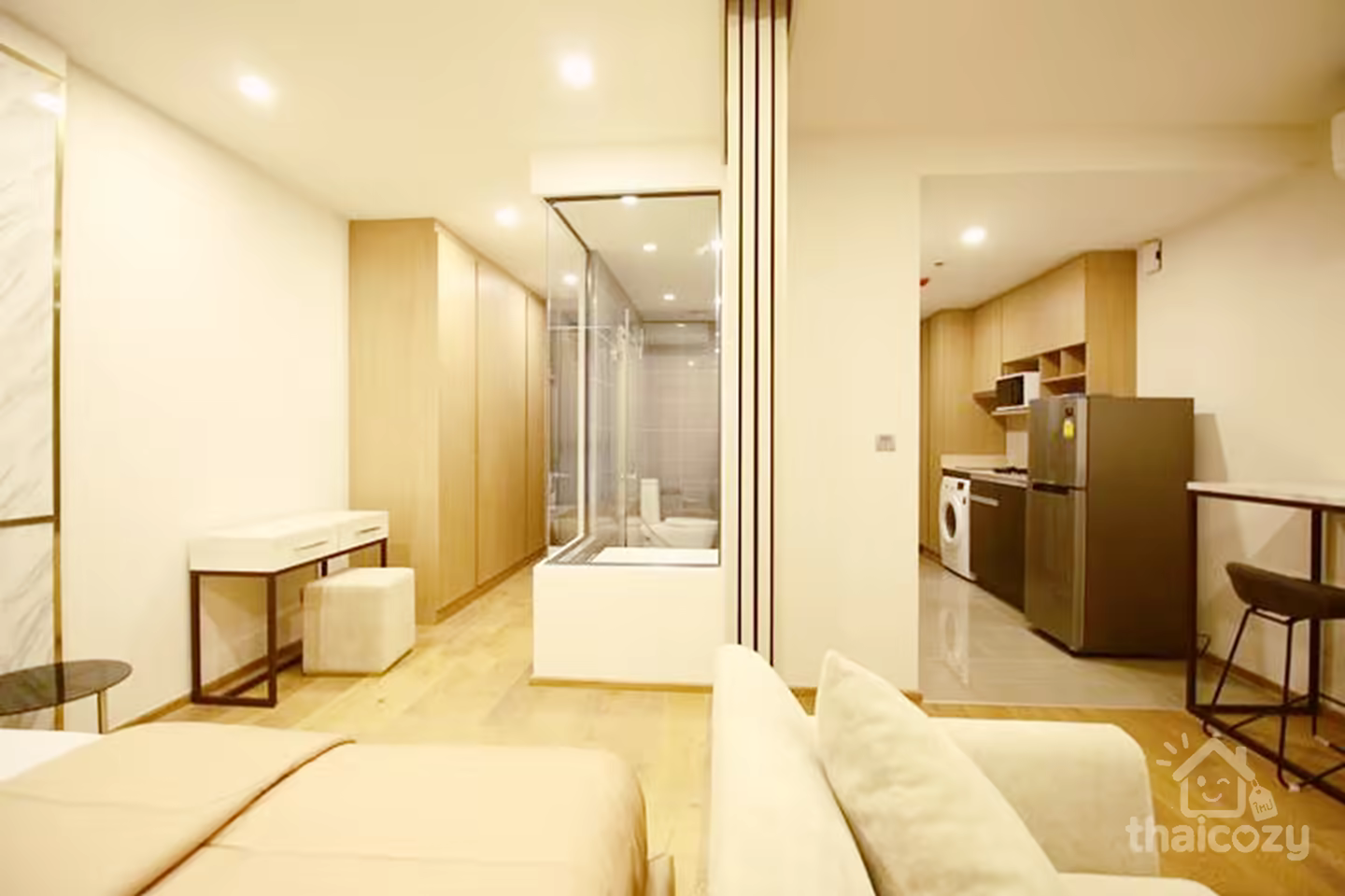 Condo Zone BTS Chidlom Station , near shopping Shopping malls and restaurants photo 2