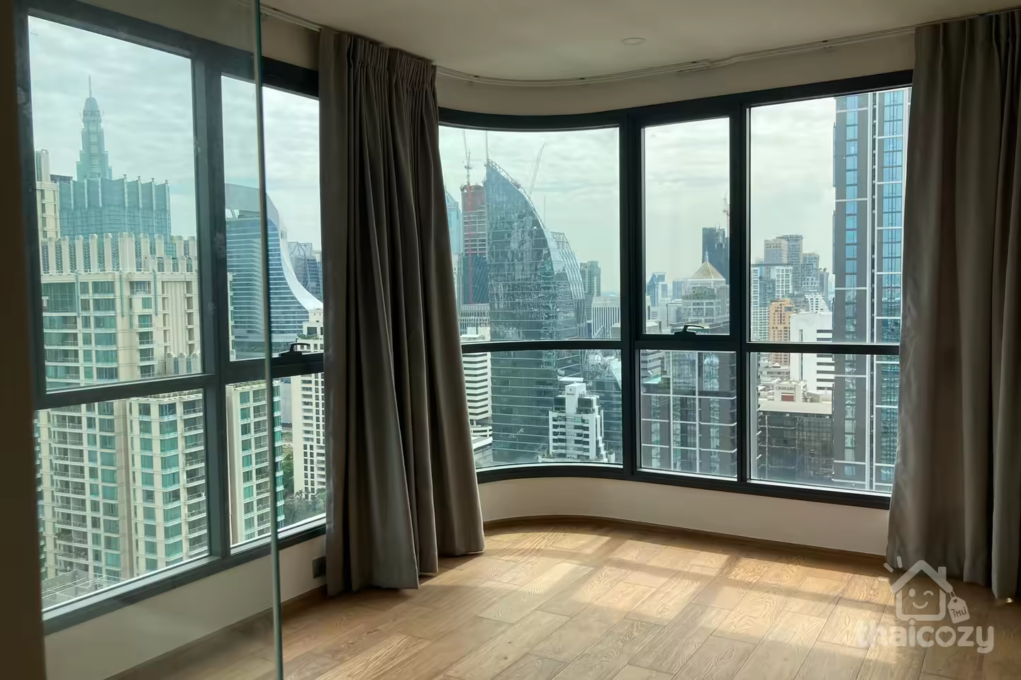 Q Chidlom-Phetchaburi, Condo Zone BTS Chidlom Station , near shopping Shopping malls and restaurants photo 2