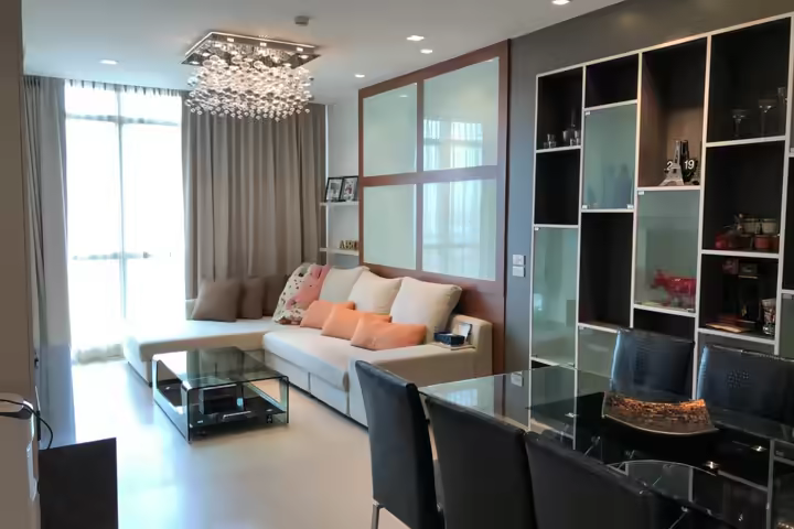 Appartement de luxe vue rivière près CBD et BTS Saphan Taksin