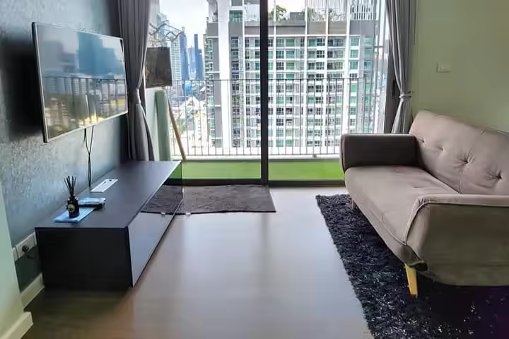 Nara 9, the luxury condominium on the prime location of the Sathorn business road