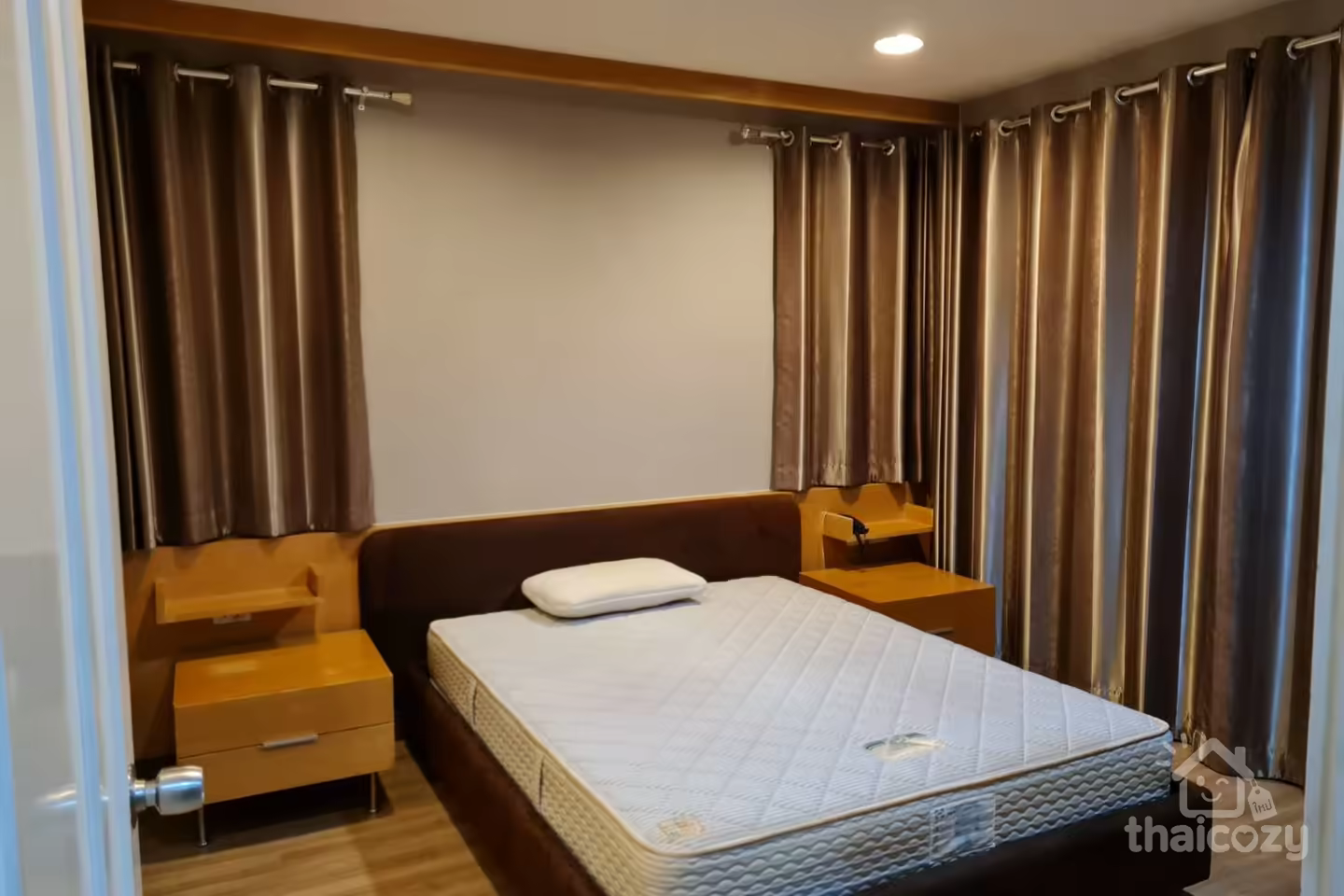Good condo near school, shops and café photo 1