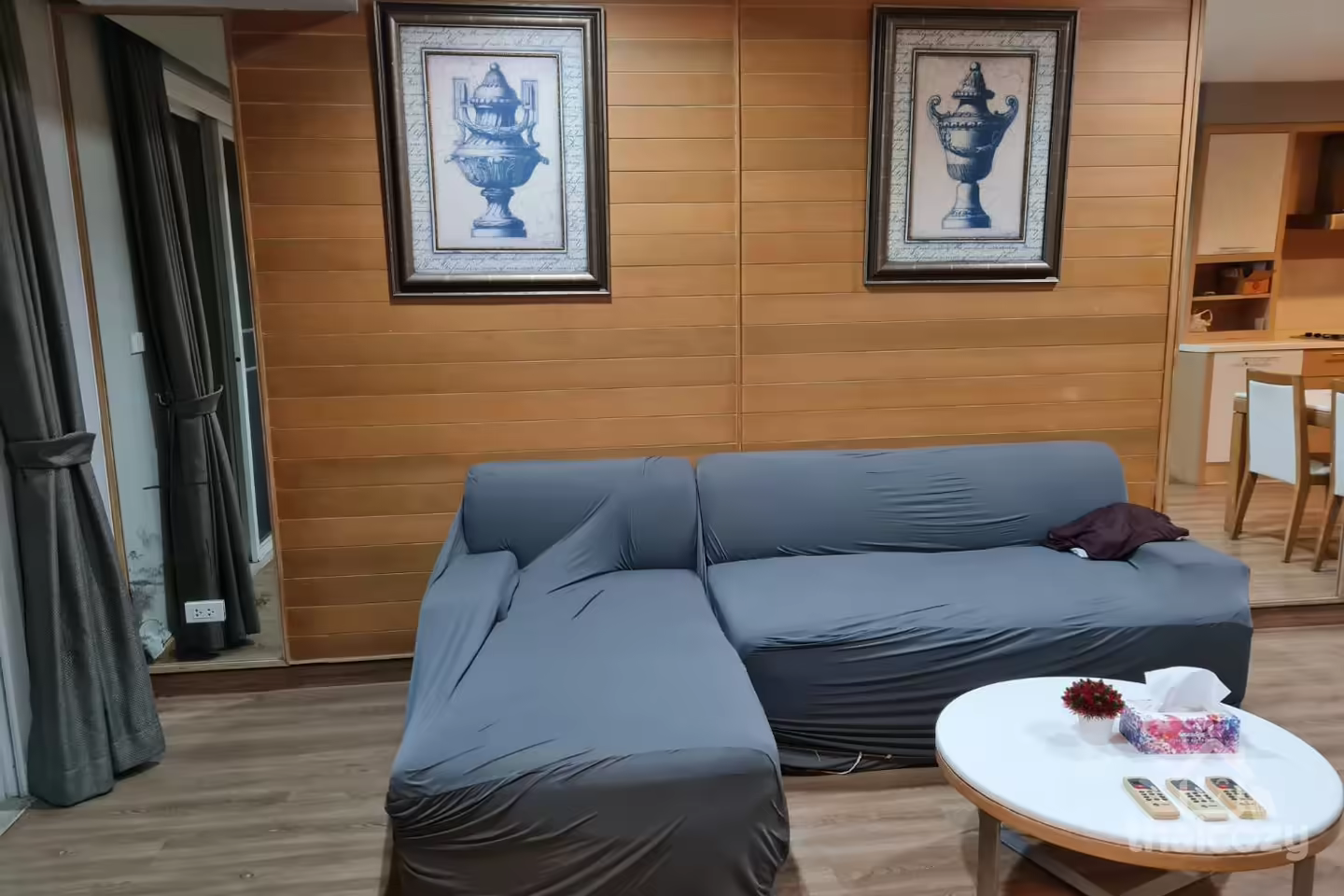 Good condo near school, shops and café photo 2
