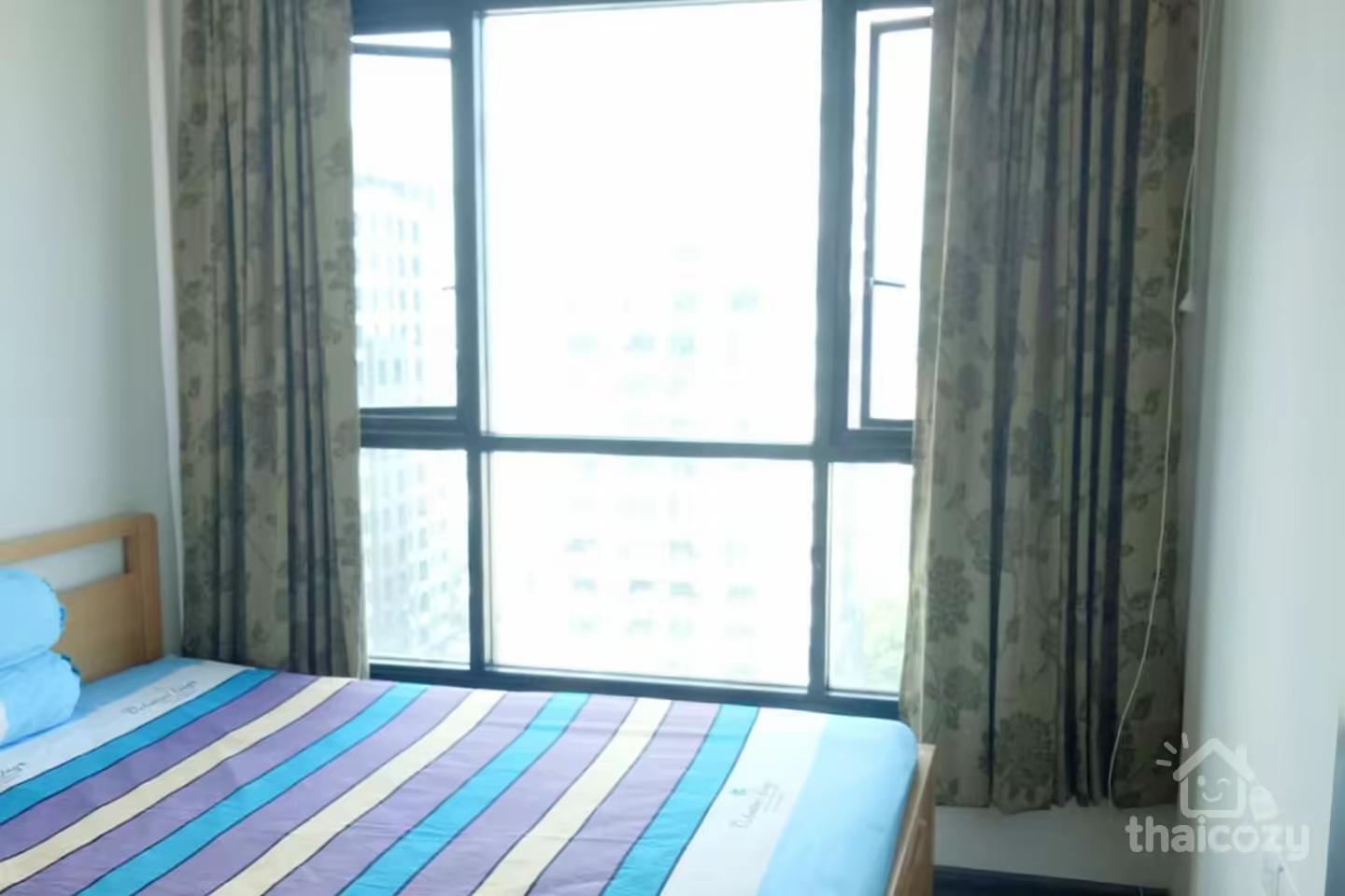 Positioned in the centre of Onnut area, THE BASE Park East Sukhumvit 77 photo 2
