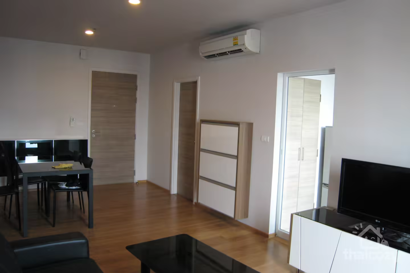 คอนโด Hive Taksin ห่าง BTS วงเวียนใหญ่ 20 เมตร photo 2