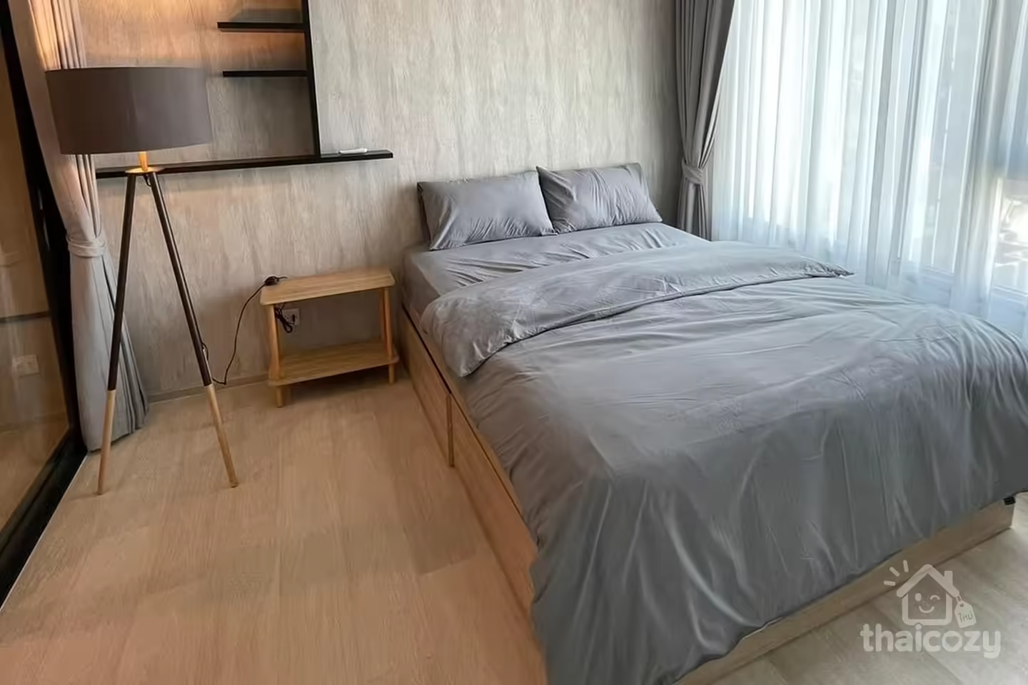 Great Condominium in the Heart of Wireless Road. photo 2