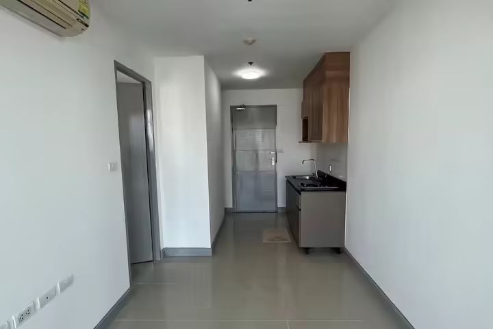 Great condominium near MRT Phahonyothin station and Central Ladprao